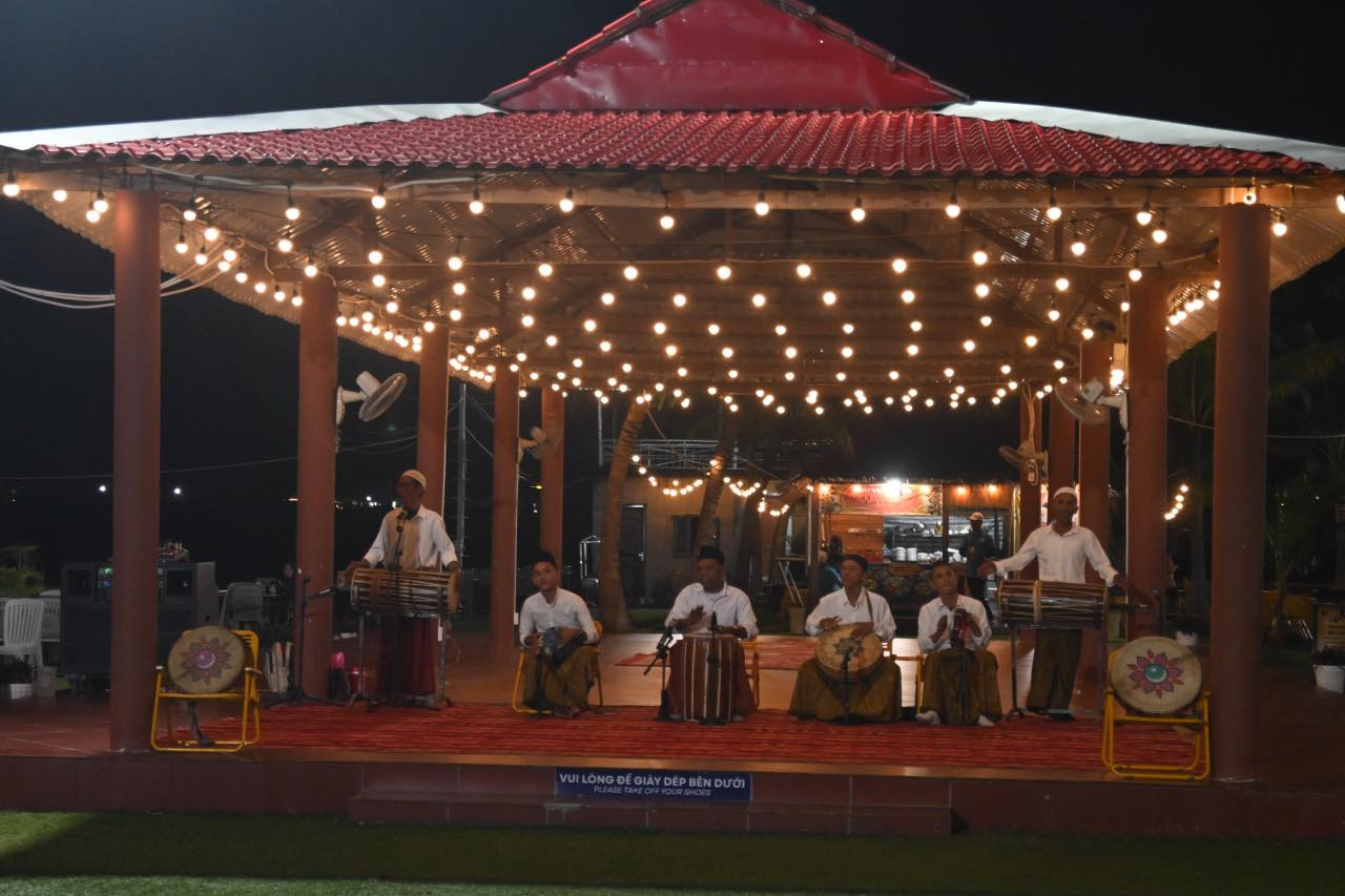 Không gian văn hóa đặc trưng của cộng đồng đồng bào người Chăm Đa Phước (thuộc địa bàn xã Vĩnh Hậu, tỉnh An Giang). Ảnh: Thành Nhân