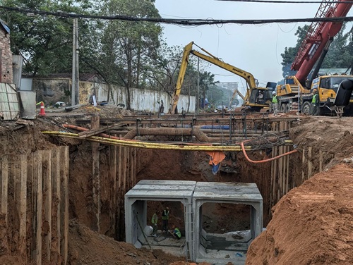 Hà Nội đẩy nhanh các dự án thoát nước, chống ngập trước mùa mưa bão. Ảnh: Quý Nguyễn