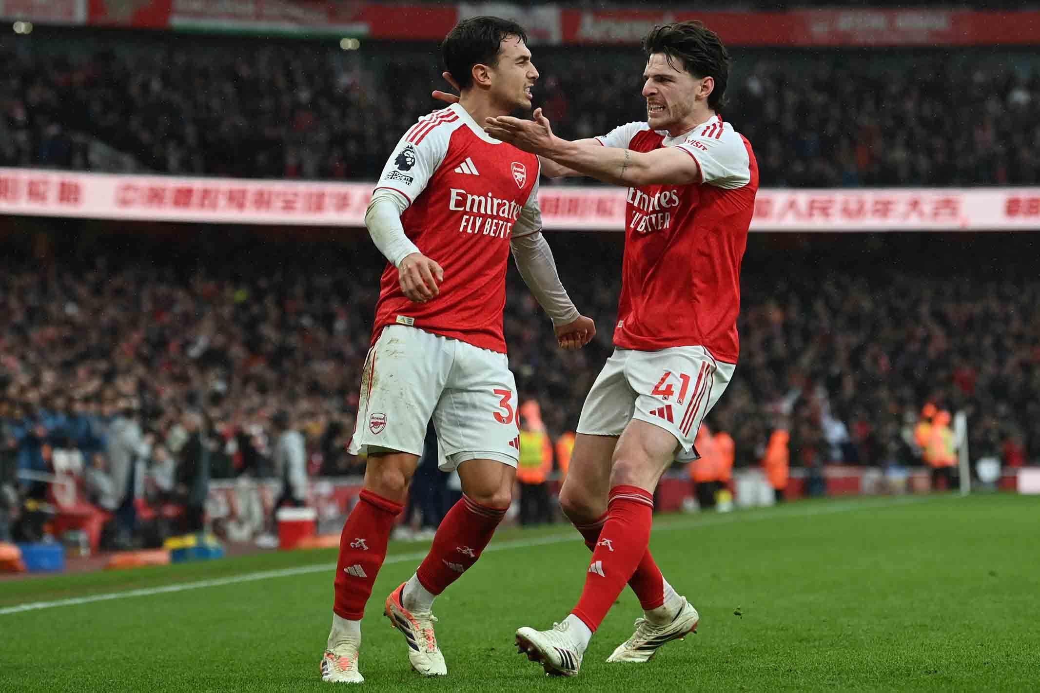 Arsenal still firmly holds the Premier League top spot after round 30. Photo: AFP