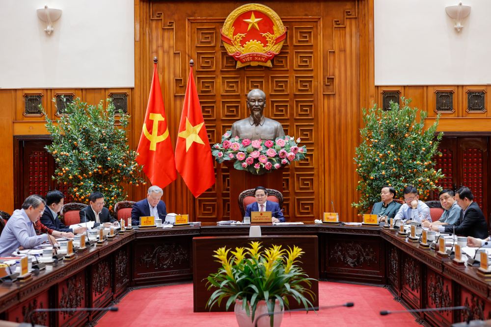 Cuộc họp của Thường trực Chính phủ xem xét nhiều nội dung quan trọng, trong đó có giải quyết dứt điểm các khoản chi phí khám bệnh, chữa bệnh bảo hiểm y tế tồn đọng từ trước năm 2025. Ảnh: VGP