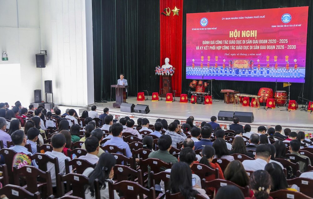 Conference to evaluate heritage education work. Photo: Ngo Hien