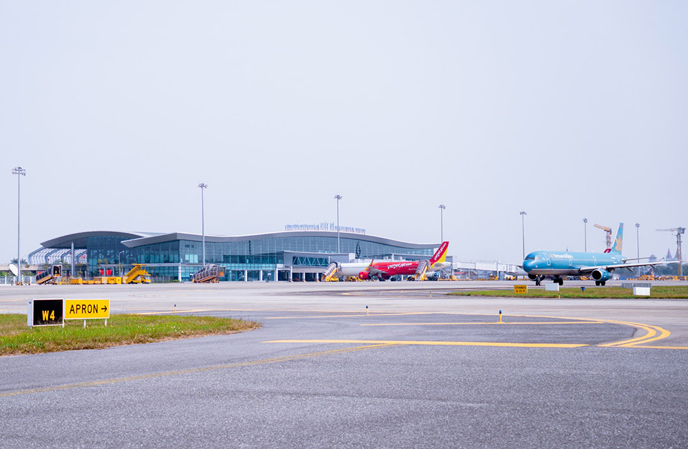 4 flights had to divert due to aircraft appearing near Cat Bi airport, Hai Phong. Photo: Cat Bi International Airport