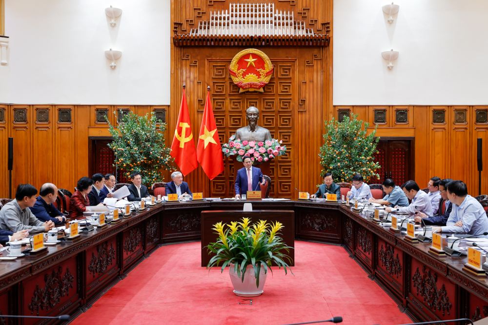 Cuộc họp Thường trực Chính phủ để tiếp tục cho ý kiến về các giải pháp bảo đảm cung ứng và bình ổn giá xăng dầu. Ảnh: VGP/Nhật Bắc