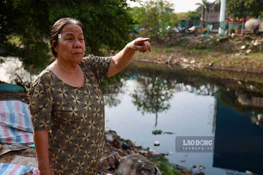 Haunted by the unbearable stench from the polluted Nhue and Day rivers