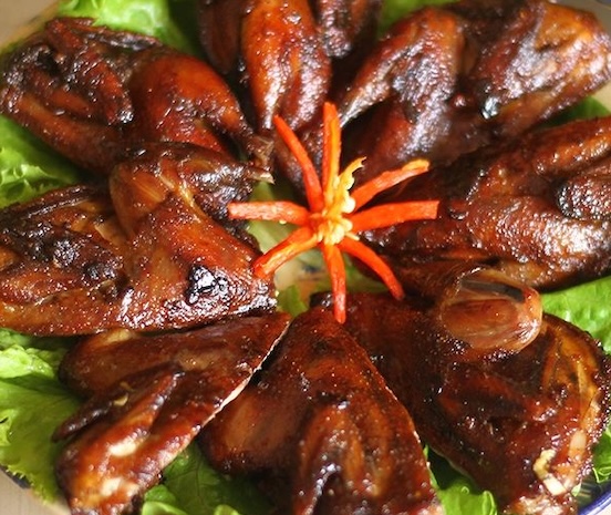 꿀에 구운 메추라기는 남성의 생리 기능을 개선하는 데 도움이 되는 것으로 알려진 요리입니다. 사진: Kieu Vu