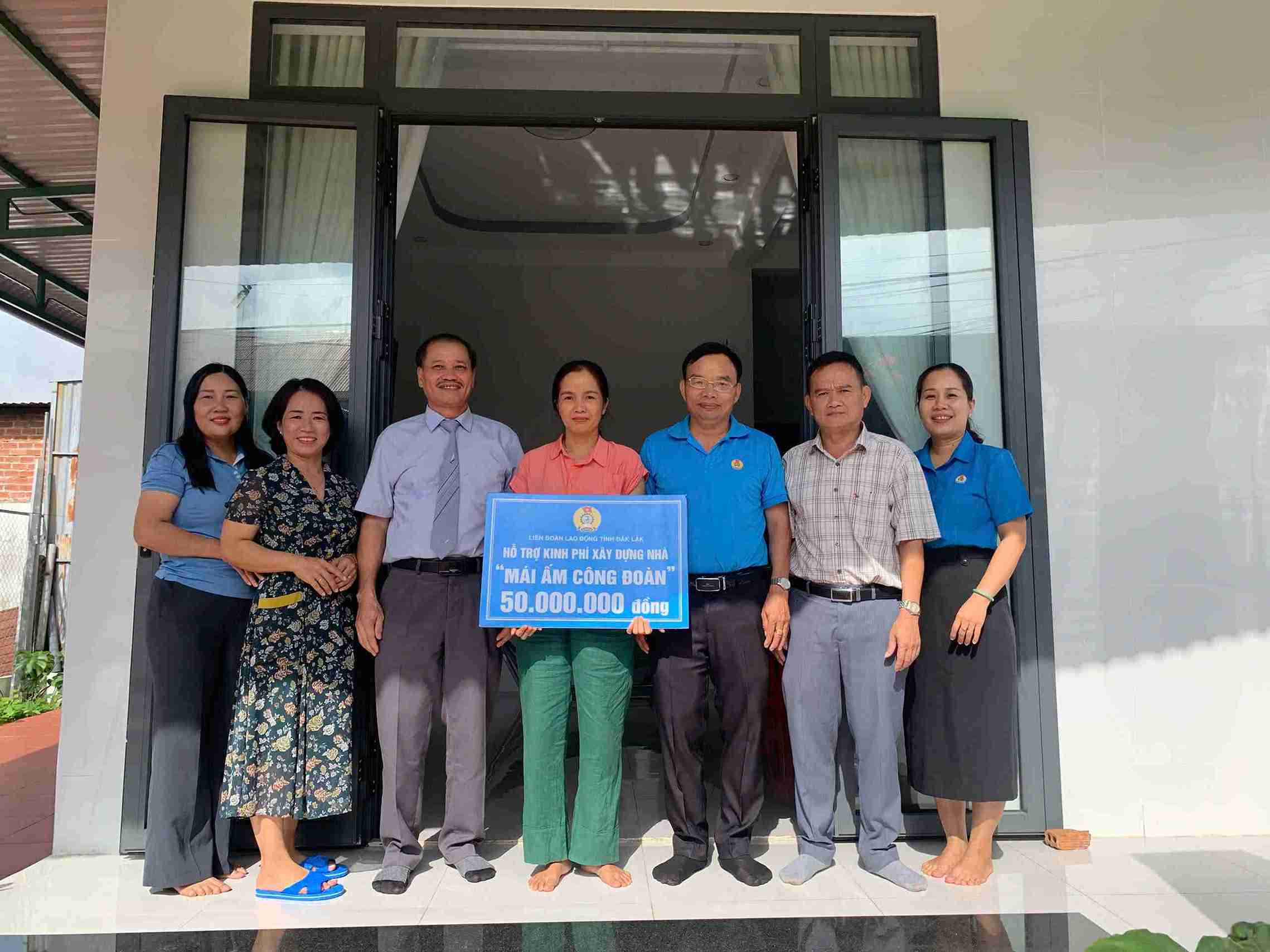 In 2025, many union members and workers in difficult circumstances in Dak Lak have been supported by the trade union organization to build "Trade Union Homes". Photo: Long Du