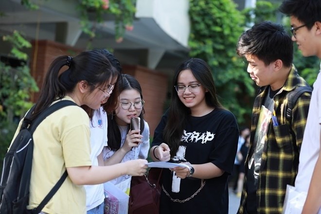 Regulations on the level of policy scholarships for students are of interest to readers. Photo: Van Trang