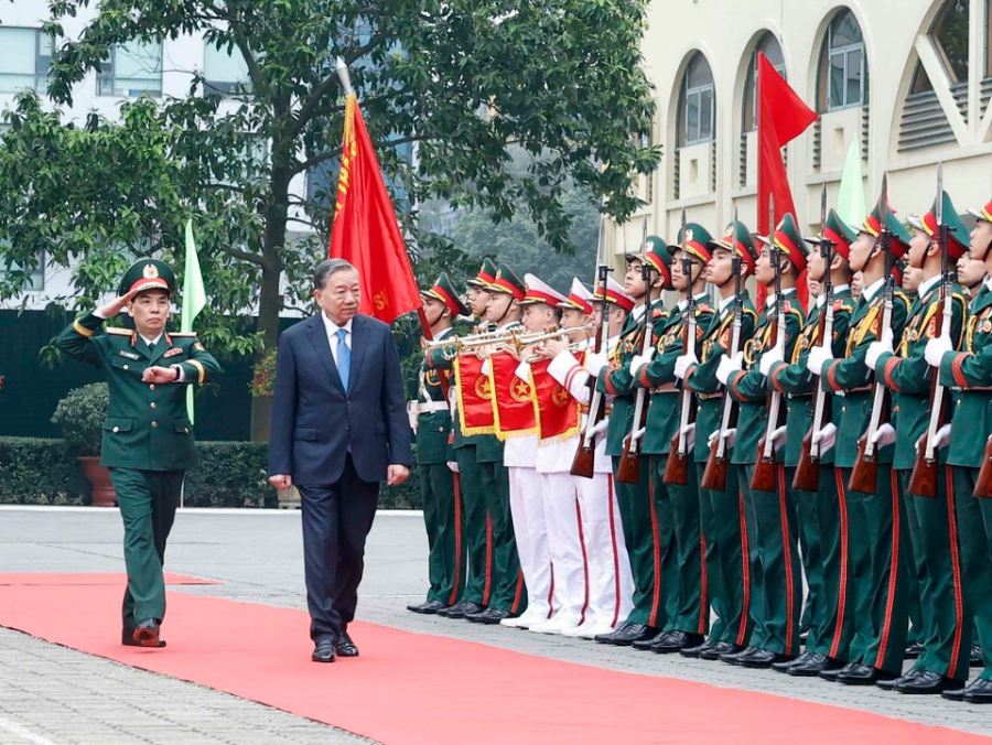 General Secretary To Lam - Secretary of the Central Military Commission visits and works with the Military Technical Academy. Photo: VNA