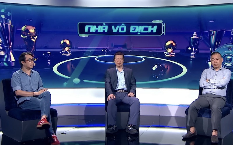 Các BLV kỳ cựu như Quang Huy, Anh Ngọc, Quang Tùng trong chương trình “Nhà vô địch”. Ảnh: VTV