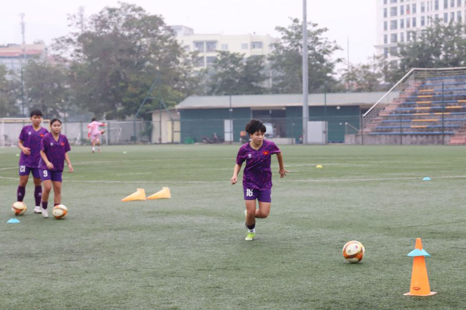 Vietnam U15 women's team participates in a friendly tournament in Australia. Photo: VFF