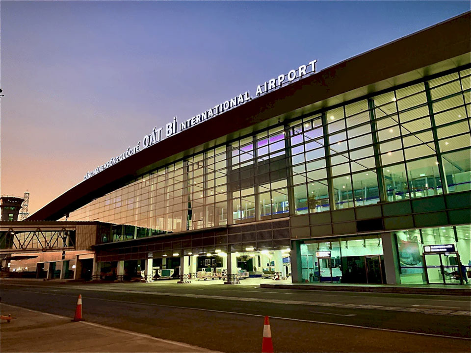 Series of flights unable to land at Cat Bi airport due to kite flying. Photo: Cat Bi International Airport