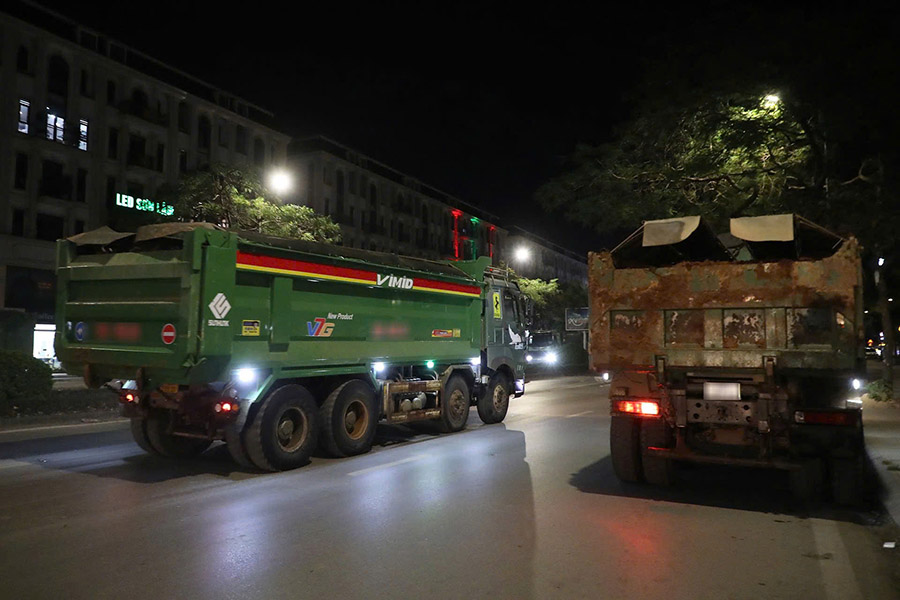 CSGT phát hiện loạt xe tải.