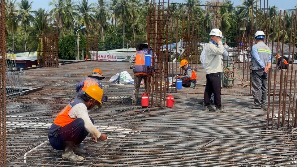 Items at the Giao Long social housing project reached about 20% of the volume. Photo: Hoang Loc