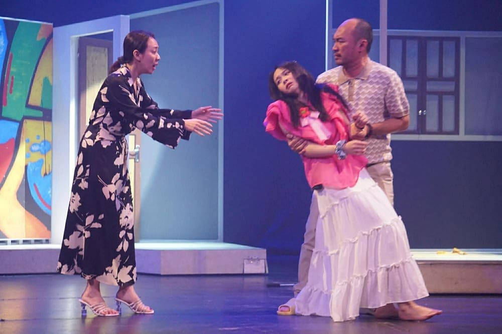 Nữ diễn viên cũng tích cực tham 