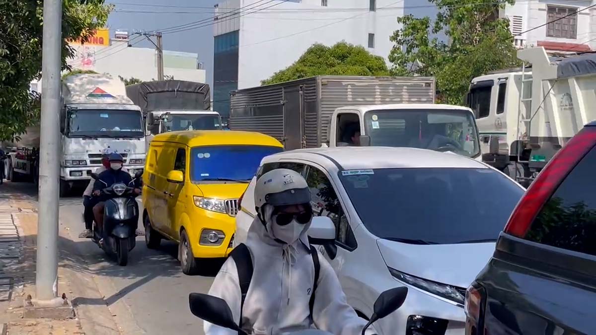 Urgently construct the 1,050 billion VND underpass, rescue traffic jams at the northern gateway of Ho Chi Minh City. Photo: Dinh Trong
