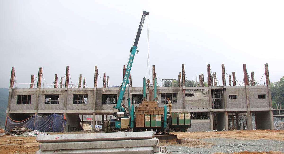 Trường nội trú liên cấp xã Thanh Thủy đang được đẩy nhanh tiến đô. Ảnh: Văn Long.