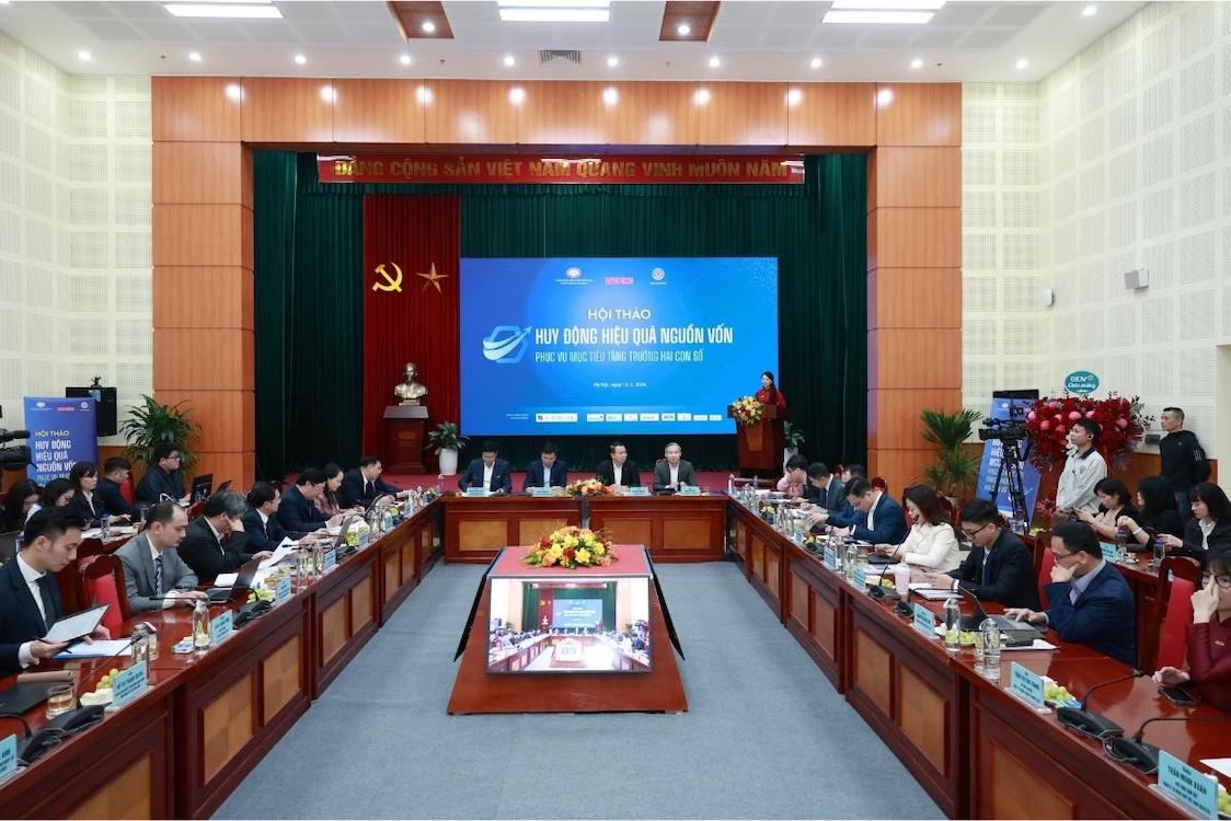 Hội thảo “Huy động hiệu quả nguồn vốn, phục vụ mục tiêu tăng trưởng hai con số” do Báo Lao Động phối hợp với Bộ Tài chính và Ngân hàng Nhà nước tổ chức. Ảnh: Hải Nguyễn 