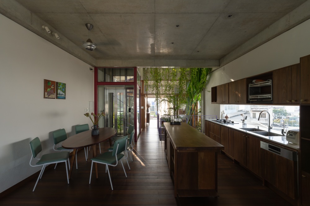 Tầng 2 là nơi ở và nghỉ ngơi cho nhân viên.