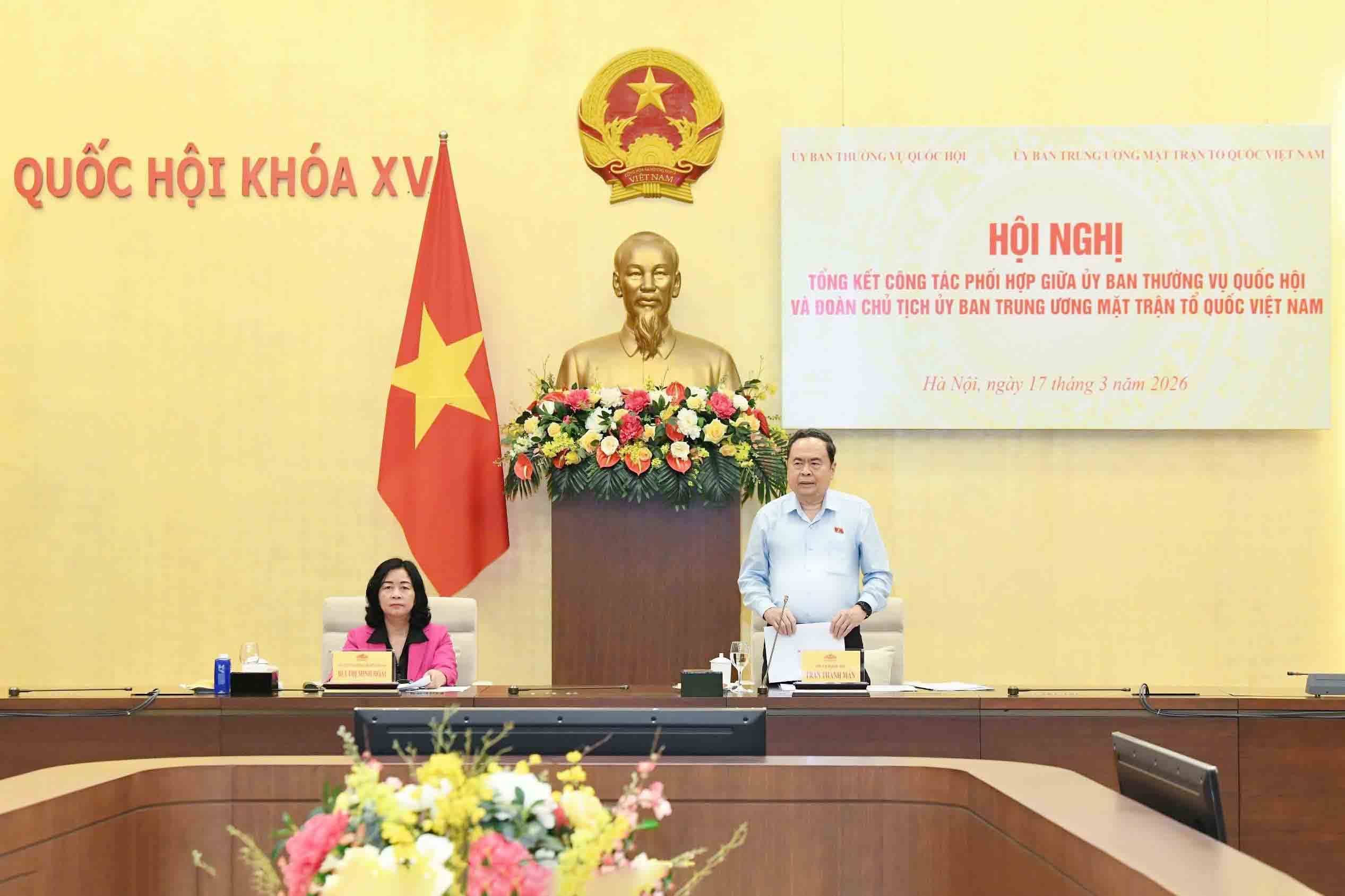 Politburo Member, National Assembly Chairman Tran Thanh Man and Politburo Member, Secretary of the Party Central Committee, Chairman of the Central Committee of the Vietnam Fatherland Front Bui Thi Minh Hoai co-chaired the Conference. Photo: Lam Hien