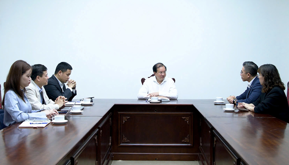 Ngày 16.3, tại trụ sở Bộ VHTTDL, Thứ trưởng Bộ VHTTDL Tạ Quang Đông đã có buổi làm việc với Cục Điện ảnh và Công ty Cổ phần Viễn thông FPT (FPT Telecom) về công tác kiểm tra nội dung phim, phân loại phim, hiển thị kết quả phân loại phim phổ biến trên không gian mạng. Ảnh: Cổng TTĐT Bộ VHTTDL
