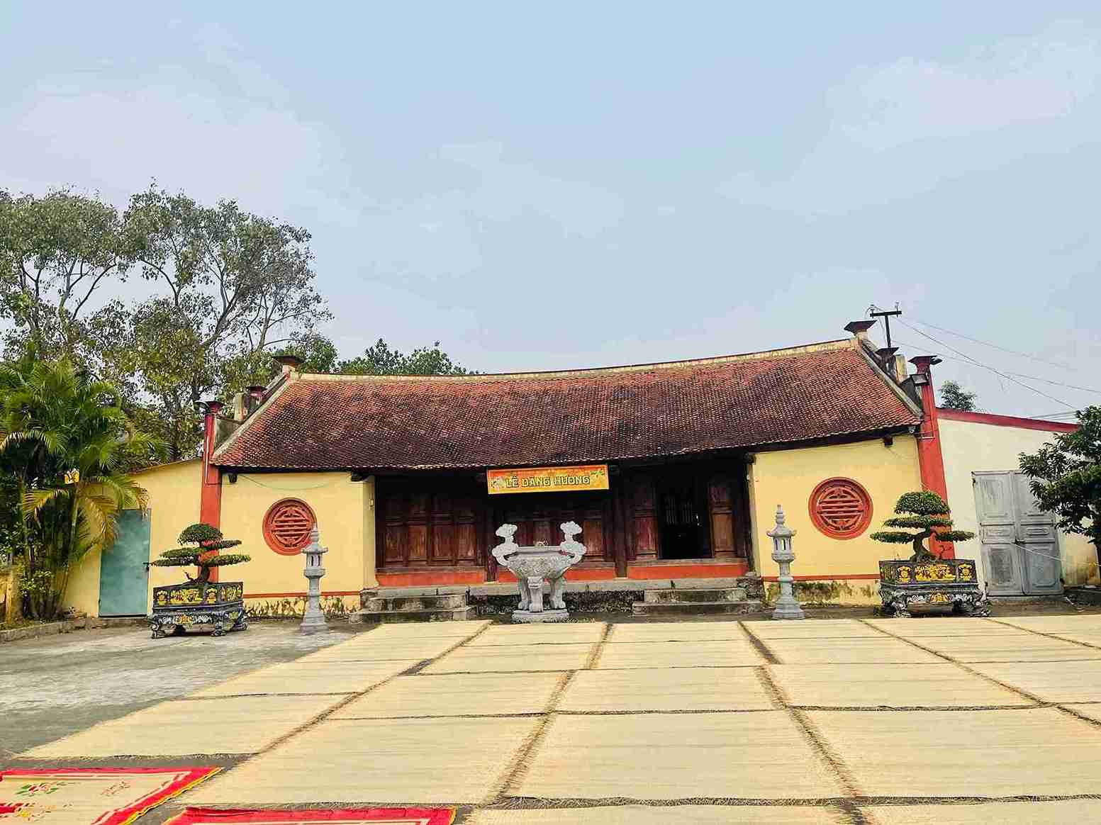 ロンフンコミューンのゴザ織り業は生産性を向上させ、デザインを多様化しています。写真:マイ・フオン