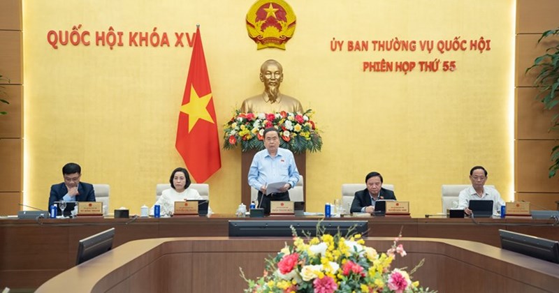 UBTVQH xem xét công tác nhân sự theo thẩm quyền