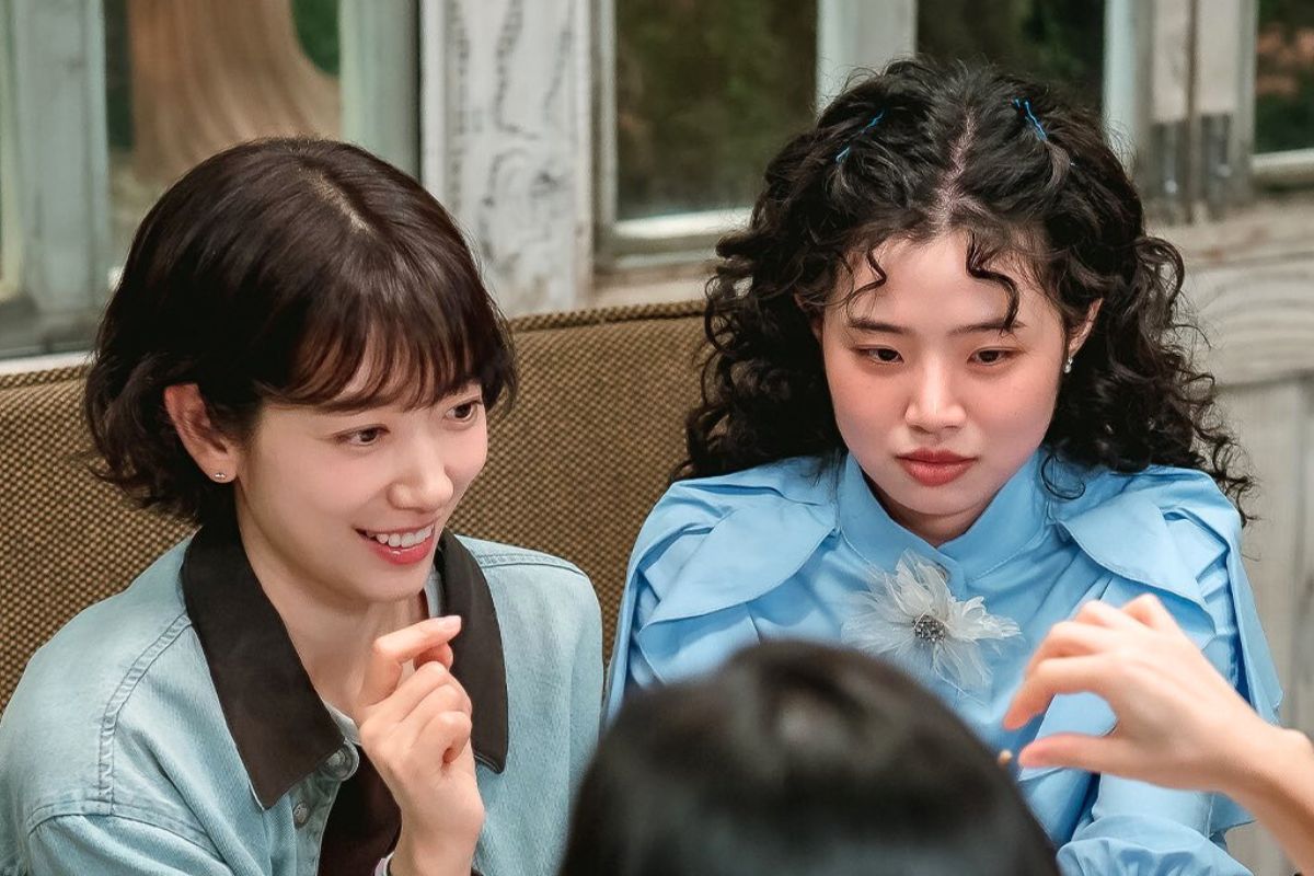 Park Shin Hye and Choi Ji Soo in the movie "Investigator Hong". Photo: Producer