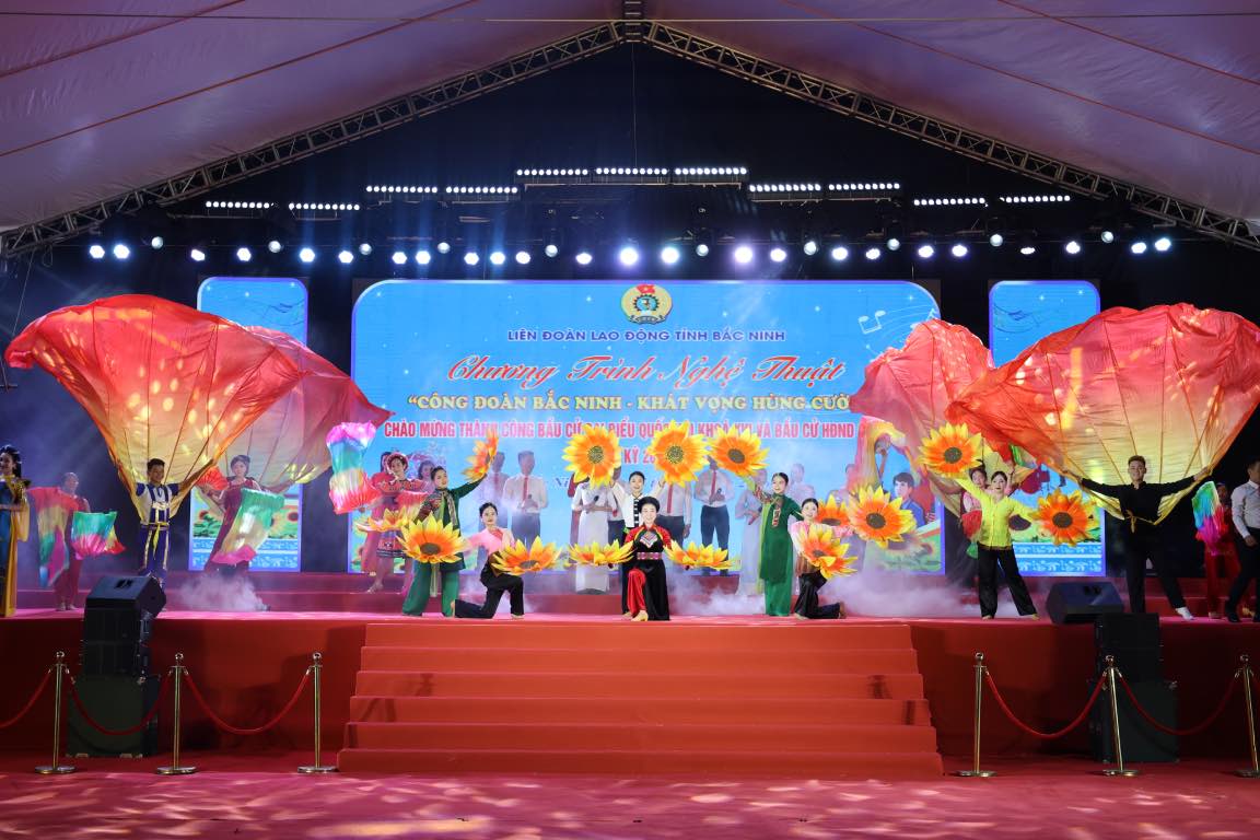 A performance at the art program. Photo: Quyet Chien