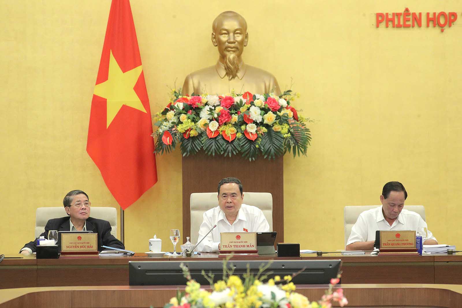 Ủy viên Bộ Chính trị, Chủ tịch Quốc hội Trần Thanh Mẫn chủ trì phiên họp. Ảnh: Hồ Long