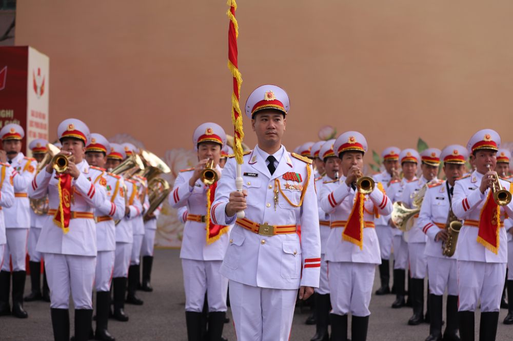 Các nghi thức trong lễ đón được thực hiện trang trọng. Ảnh: Trần Vương