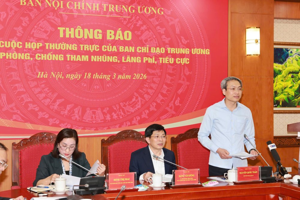 Thiếu tướng Nguyễn Quốc Toản - Chánh Văn phòng, Người phát ngôn Bộ Công an thông tin về những lĩnh vực, địa bàn nào sẽ được tập trung điều tra, phát hiện để kịp thời xử lý các hành vi tham nhũng, tiêu cực. Ảnh: Phạm Đông