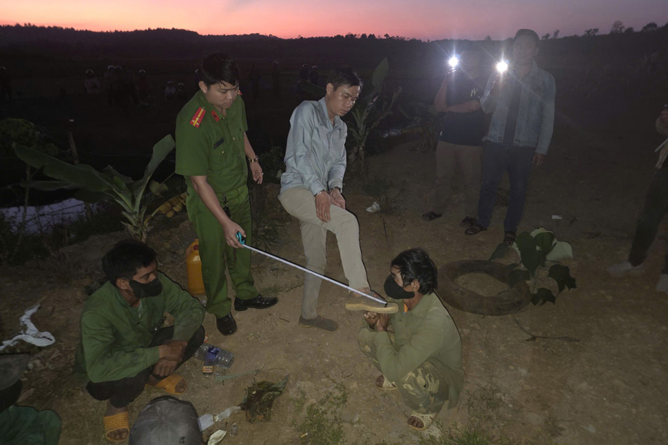 Đối tượng Đỗ Thanh Tuấn bị tạm giam để điều tra về hành vi cố ý gây thương tích dẫn đến chết người. Ảnh: Công an
