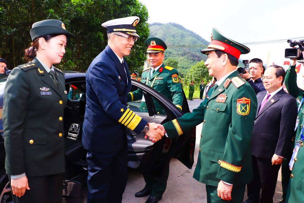 Đại tướng Phan Văn Giang và Thượng tướng Đổng Quân. Ảnh: Trần Vương