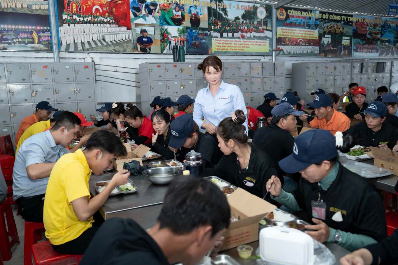 Trade Union Meal" program at a business with more than 1,000 workers. Photo: Grassroots Trade Union provided