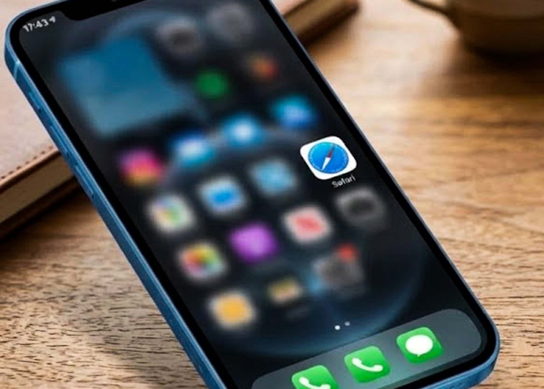 Safari vulnerability patched through Apple's new security update. Graphics: Cat Tien