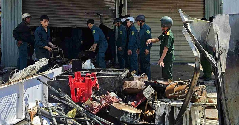 Cháy lớn thiêu rụi cửa hàng hoa tươi ở Lâm Đồng
