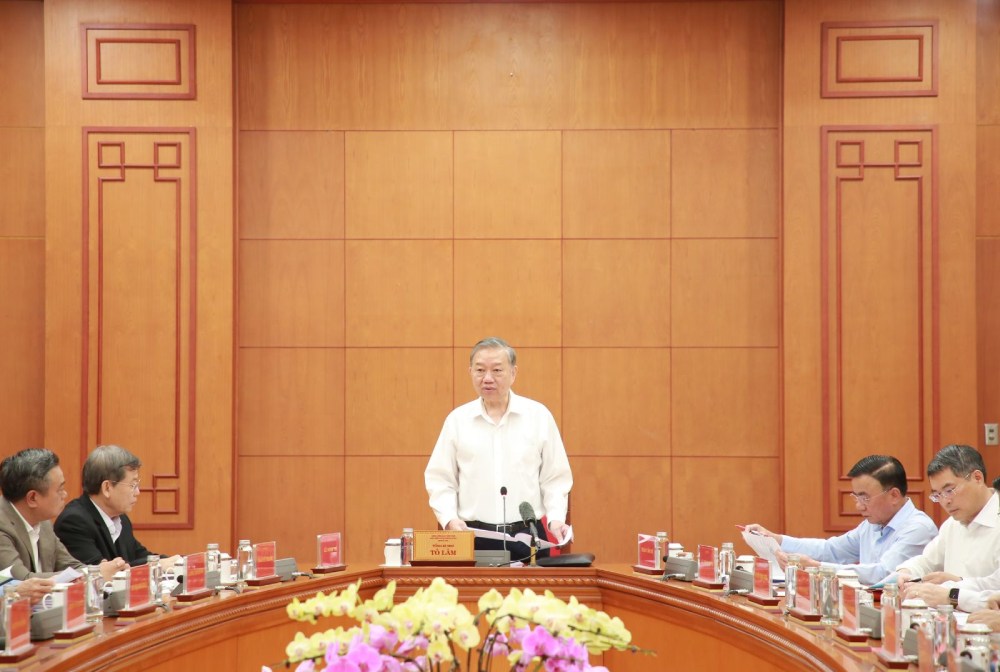 General Secretary To Lam - Head of the Central Steering Committee for Anti-Corruption, Wastefulness, and Negative Phenomena chaired the meeting on the morning of March 18. 3. Photo: Hien Hoa