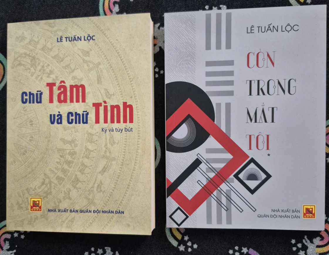 Hai cuốn sách vừa xuất bản cuối năm 2025 và đầu năm 2026 của nhà thơ Lê Tuấn Lộc. Ảnh Nhân vật cung cấp