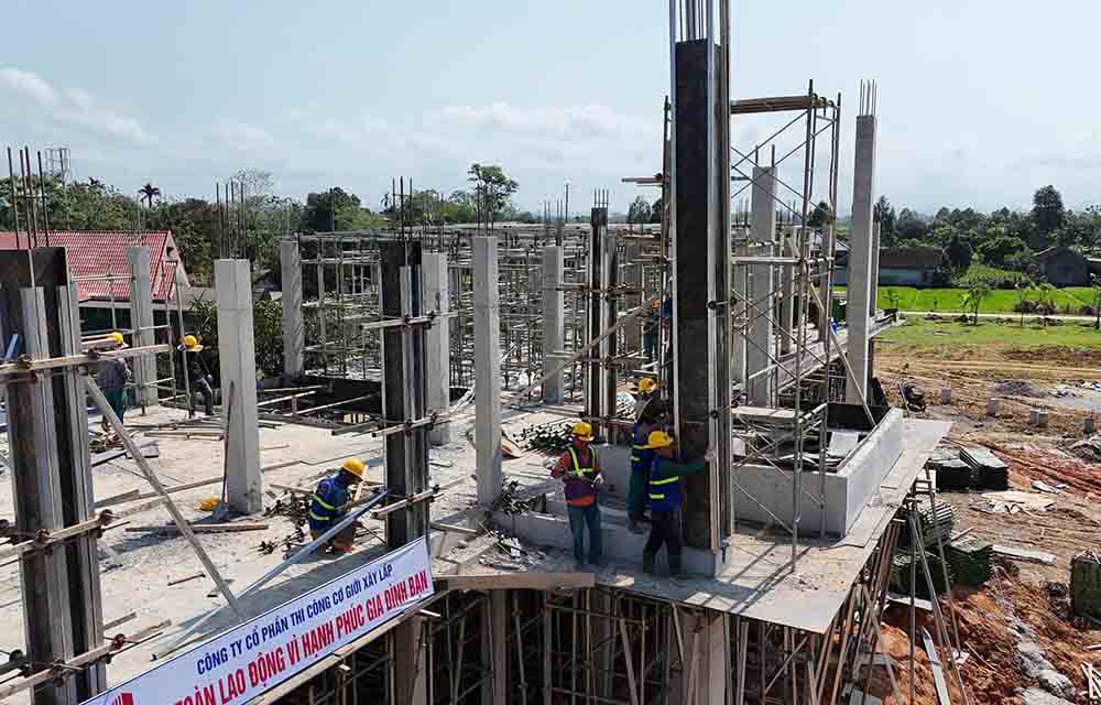 Accelerate construction of Huong Khe Inter-level Boarding School for Primary and Secondary School in Ha Tinh. Photo: Tran Tuan