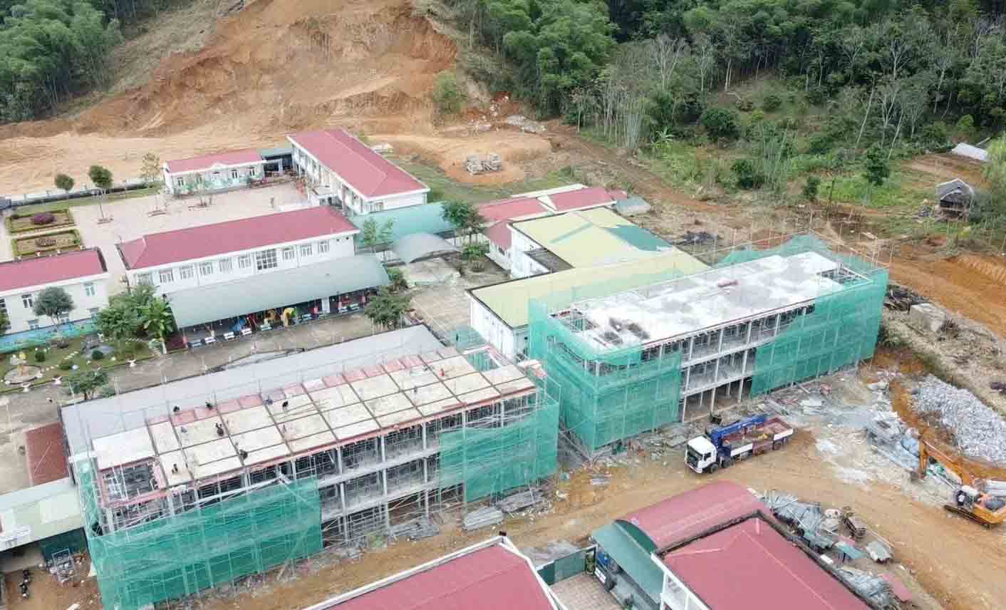 Dự án Trường nội trú liên cấp Tiểu học - Trung học cơ sở Sơn Thủy (xã Sơn Thủy, tỉnh Thanh Hóa) đạt hơn 20% khối lượng công việc. Ảnh: Hương Quỳnh