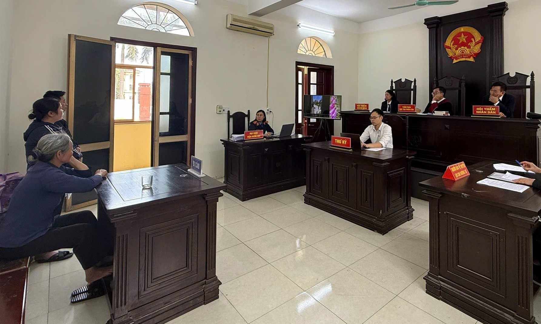 Overview of the trial of 3 defendants for the crime of Property Destruction. Photo: Hai Phong People's Procuracy