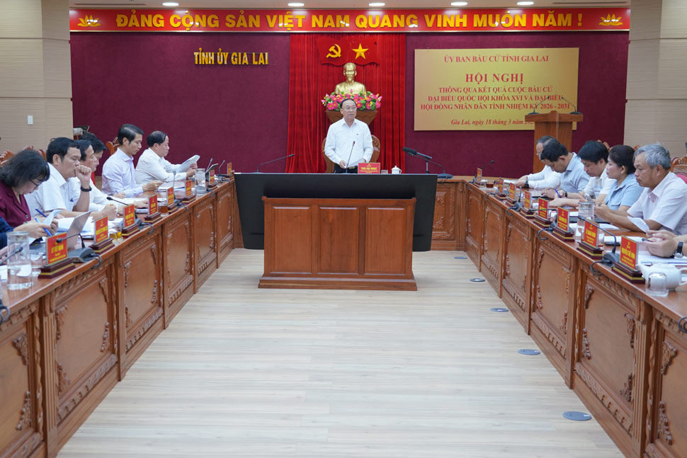 Bí thư Tỉnh ủy Gia Lai Thái Đại Ngọc chỉ đạo các đơn vị triển khai sớm công việc sau bầu cử. Ảnh: Thảo Nguyên