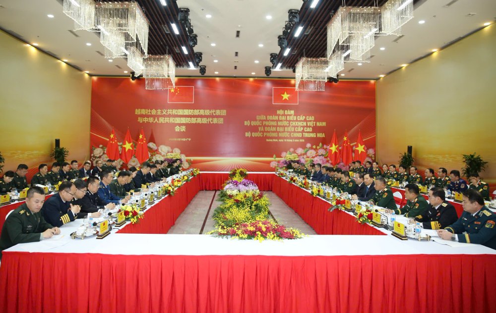 Hội đàm giữa Bộ trưởng Quốc phòng hai nước.