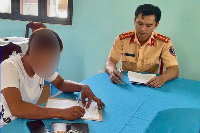 タイニン省交通警察は、住民からの苦情を受けて、違反行為を迅速に確認し、処理しています。写真:タイン・ヴー