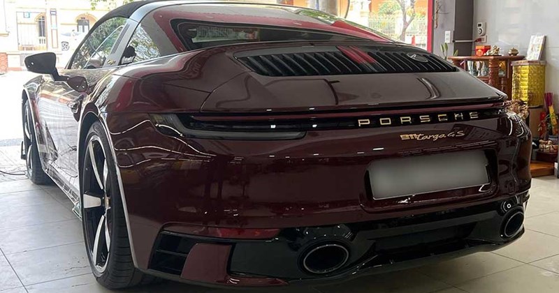 Porsche 911 Targa 4S Heritage Design hiếm gặp xuất hiện tại Việt Nam