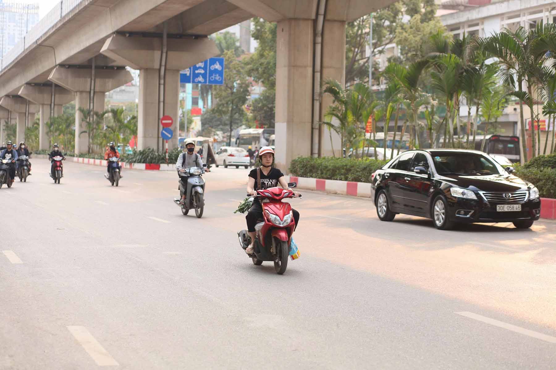 Mặt đường khô ráo, giao thông qua đường Quang Trung đã ổn định trở lại. Ảnh: Kim Thủy 