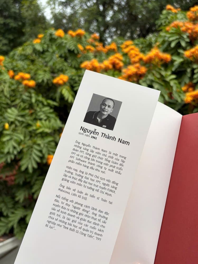 Một nguồn cảm hứng khác dẫn đến sự ra đời của “Chuyện với Thanh” đến từ công việc giảng dạy. Những năm gần đây, Nguyễn Thành Nam tham gia giảng dạy môn Tư tưởng Hồ Chí Minh cho sinh viên tại VinUniversity. 