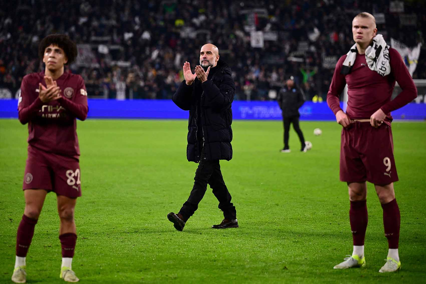 Pep Guardiola vẫn còn cơ hội giành danh hiệu mùa này. Ảnh: AFP