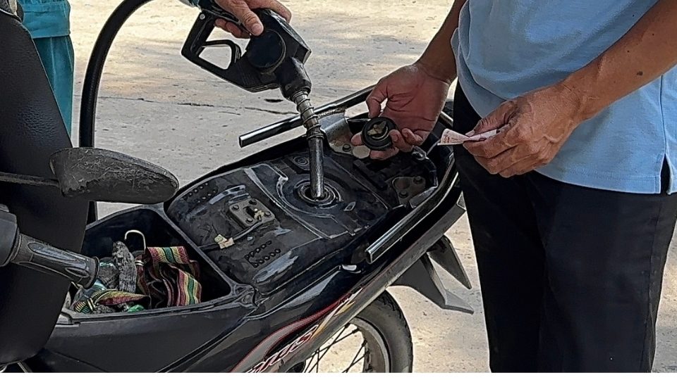 Handling gas stations that arbitrarily stop selling, tightening market management in Vinh Long. Photo: An Nhien