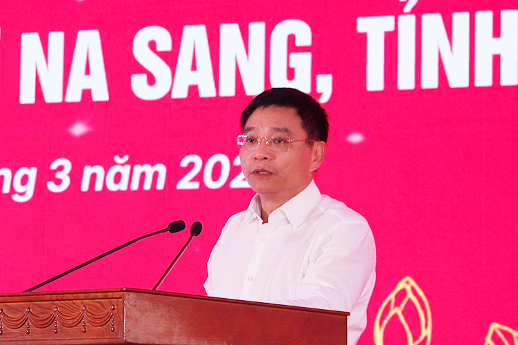 Bộ trưởng Bộ Tài chính Nguyễn Văn Thắng phát biểu tại lễ khởi. Ảnh: Quang Đạt